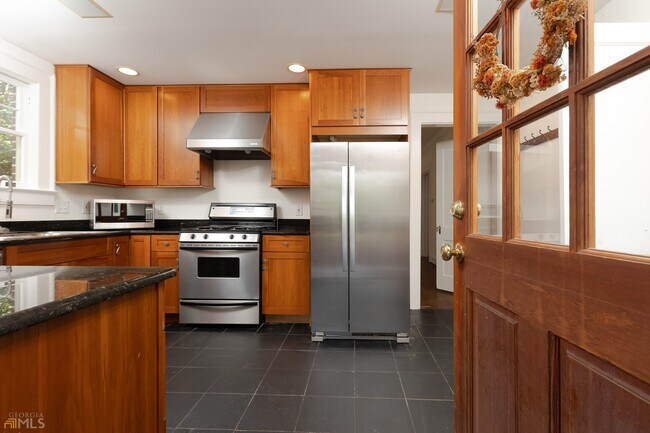 Foto del edificio - 1690 N Rock Springs Rd NE