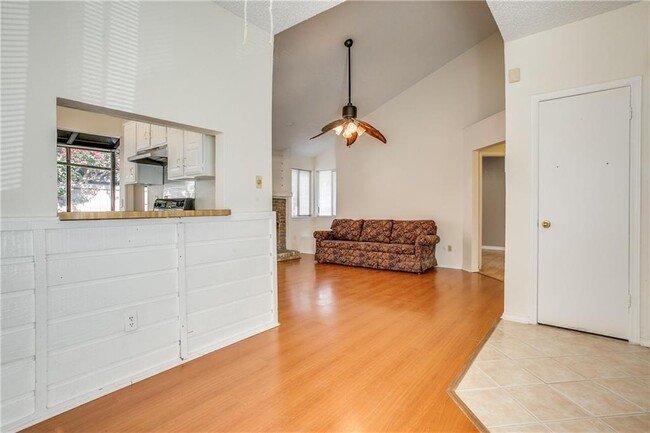 Building Photo - 821 Dublin Dr