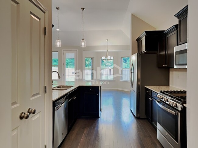 Building Photo - 5571 Stonecrest Dr