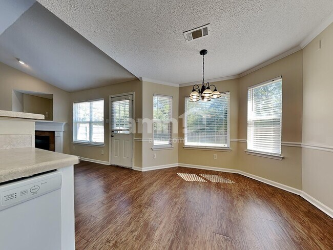 Foto del edificio - 1406 Siskin Dr