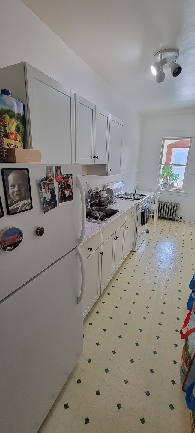 Kitchen - 155 Akron St