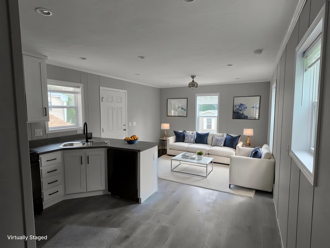 Building Photo - 16 Thomas Ln