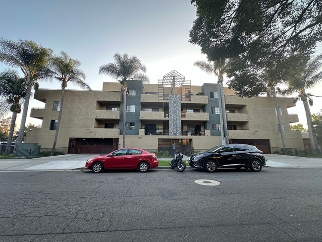 Building Photo - Excelsior Apartments