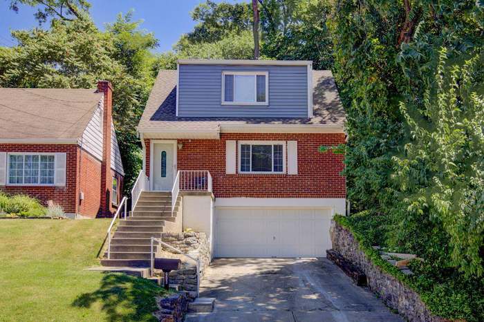 Front - 903 Berry Ave