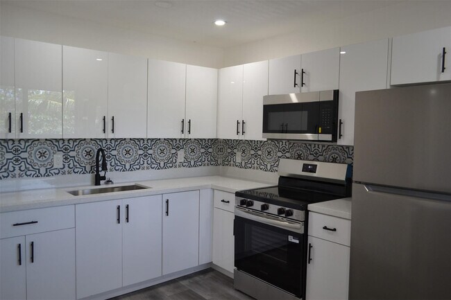 Foto del edificio - 940 NW 8th Ave