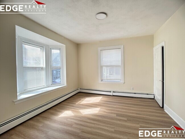 Building Photo - 66 Mapleton St