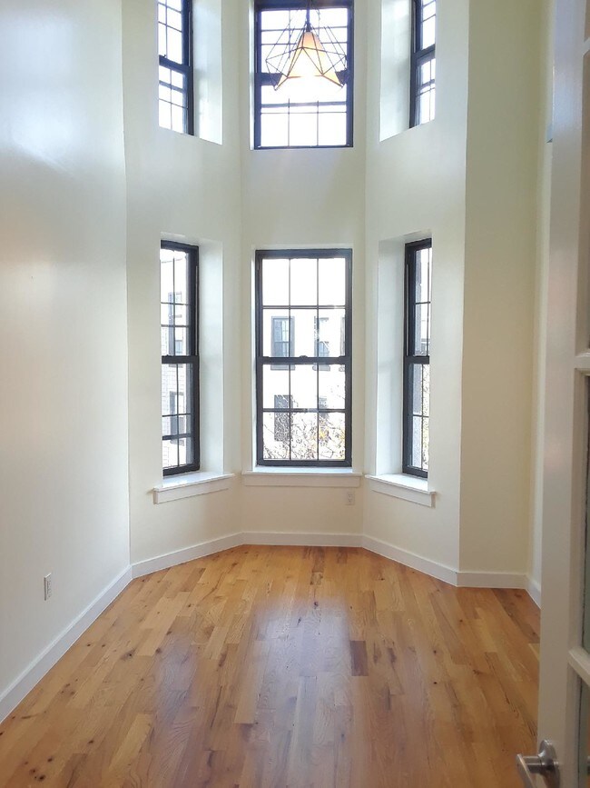 Building Photo - 91 Cornelia St