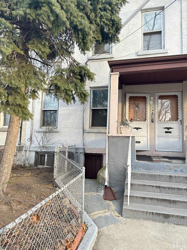 1234A John F. Kennedy Blvd Unit 2nd, Bayonne, NJ 07002 Condo for Rent