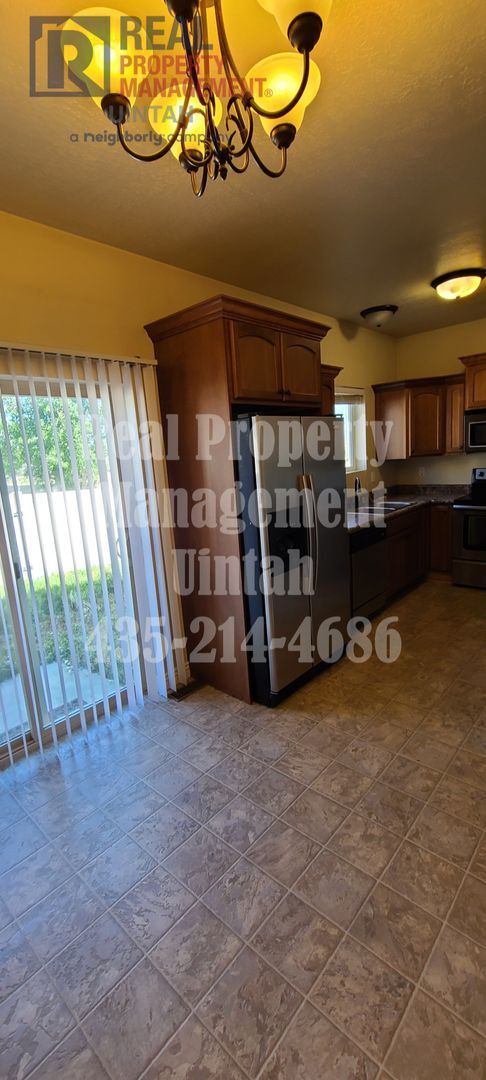 Foto del edificio - 3 bed 2.5 bath townhome in Fox Run