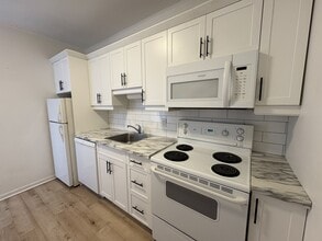 Building Photo - 59 Carmarthen St