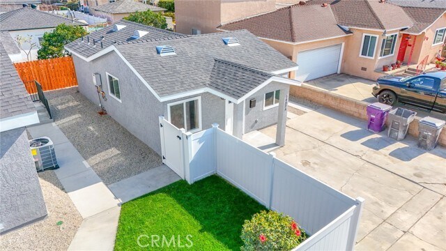 Building Photo - 1402 E Luray St