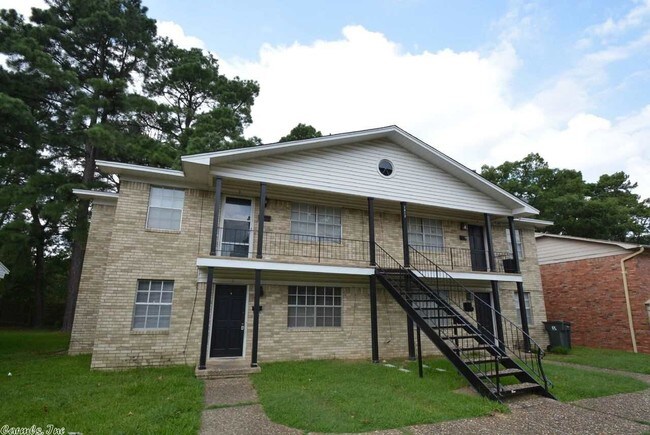 Building Photo - 1812 Sanford Dr