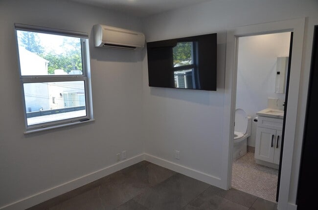 Foto del edificio - 3808 S Olive Ave