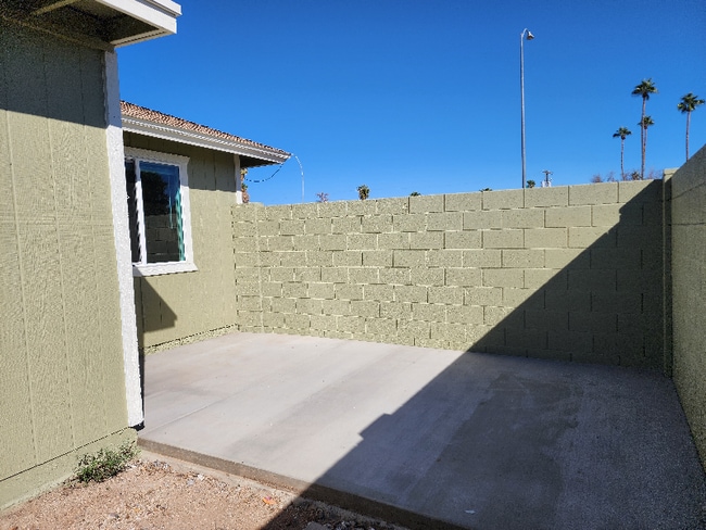 Building Photo - 608 S Pioneer