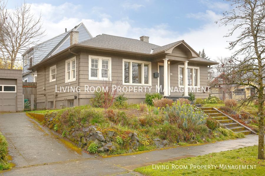 Charming Roseway Bungalow! House Rental in Portland, OR