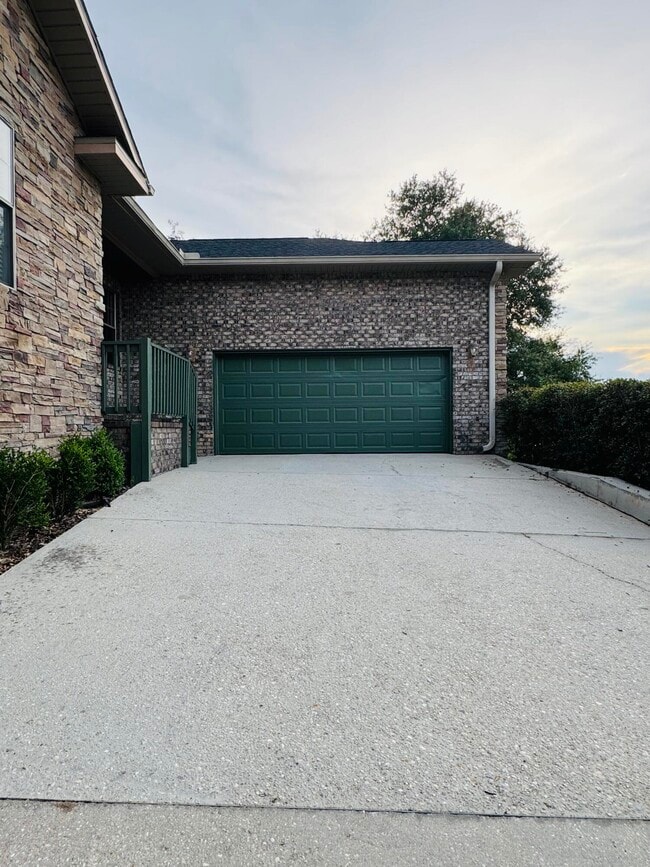 Foto del edificio - 603 Red Fern Rd