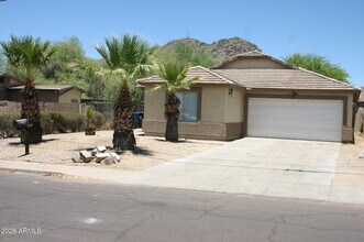 Building Photo - 516 E Vogel Ave