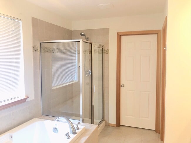 Building Photo - Stunning Harbor Home on a Prime Lot!