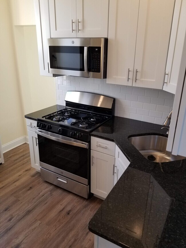 Building Photo - 2013 S 13th St