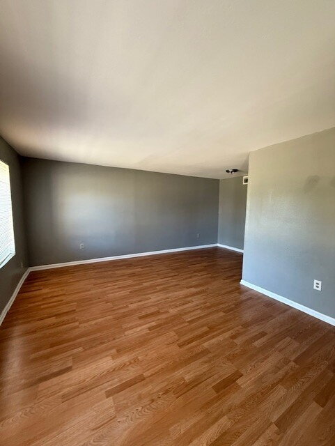 Foto del edificio - Charming 1-Bedroom Apartment with Water Included!