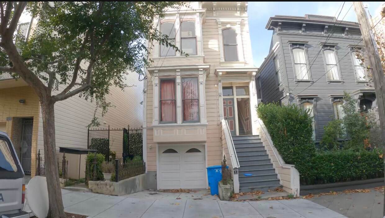 Primary Photo - 214 Fair Oaks St