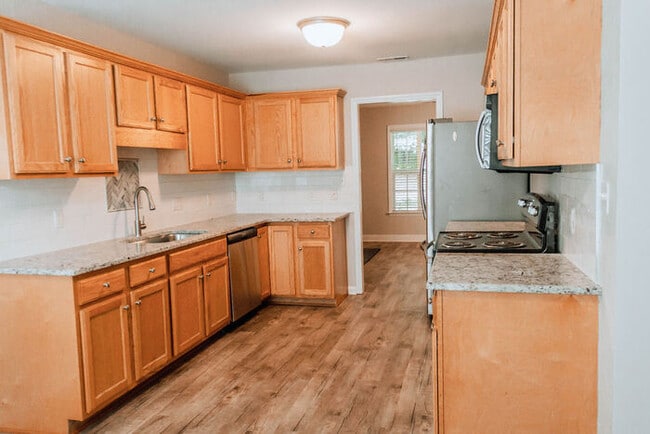 Building Photo - ***Coming Soon!!!!***Beautiful town home in Clayton