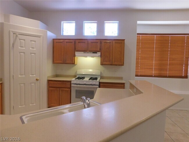 Foto del edificio - 1108 Coral Rainbow Ave