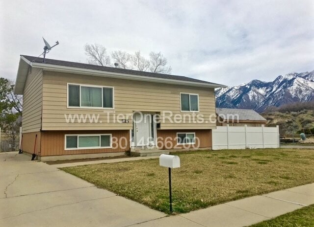 Building Photo - NO DEPOSIT option available for qualified ...
