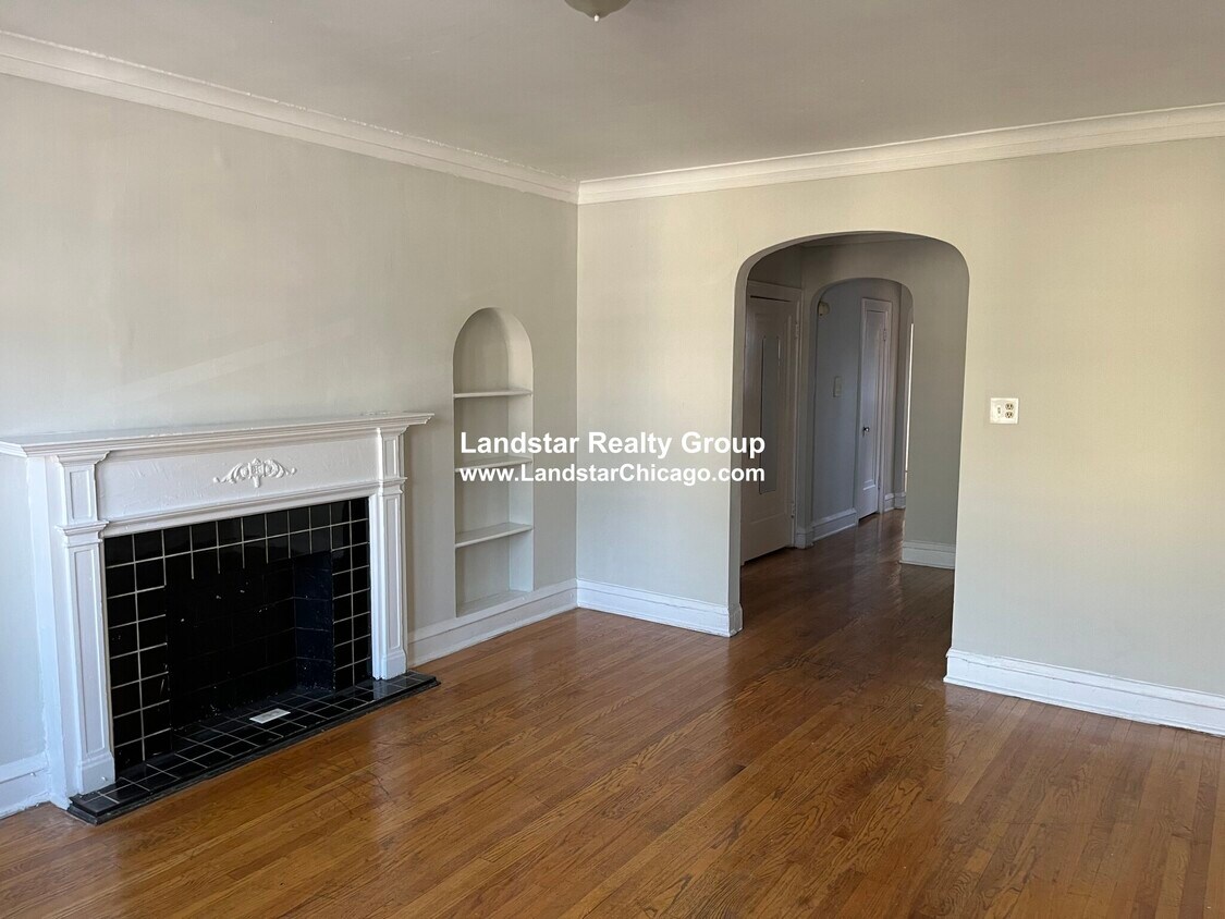 2637 W Granville Ave Unit 2, Chicago, IL 60659 Condo for Rent in