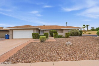 Building Photo - 2546 E Geneva Dr