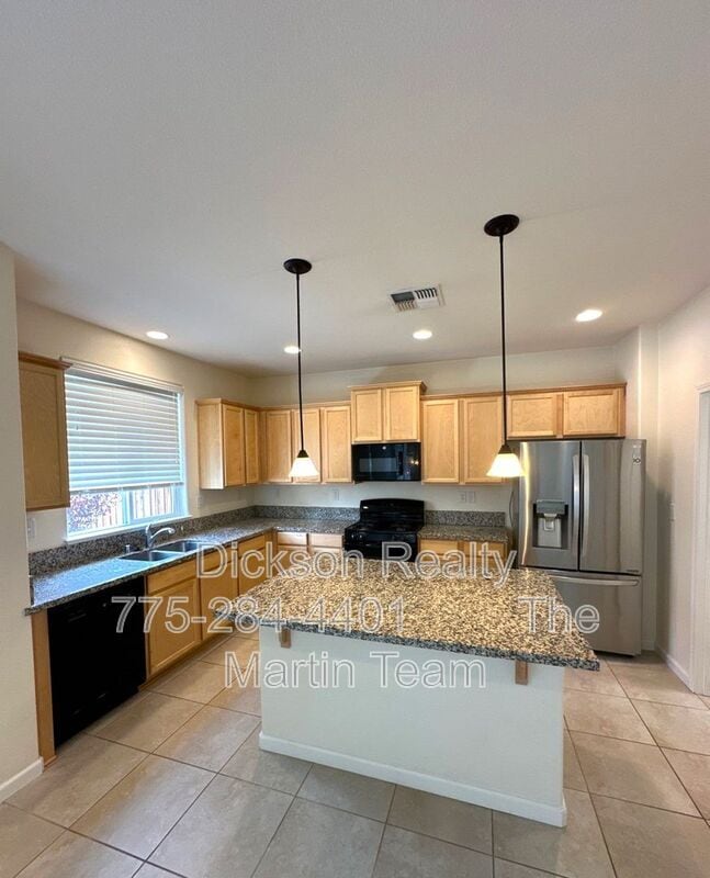 Building Photo - 7115 Diversey Dr
