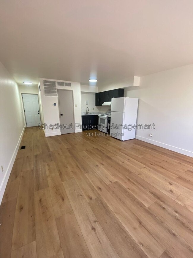 Interior Photo - Morgan Ford Road