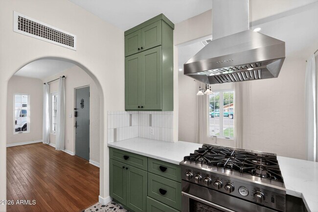 Foto del edificio - 311 West Campbell Ave