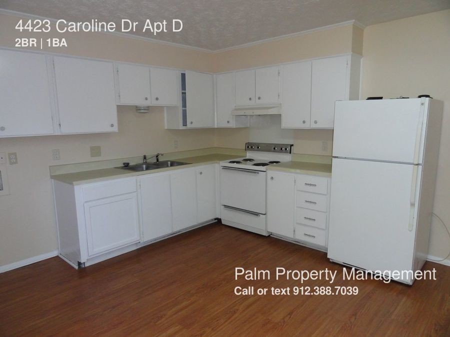 Foto del edificio - 4423 Caroline Dr