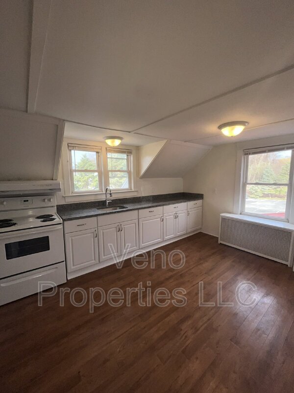 32 Russell Rd Unit 2B, Colonie, NY 12203 Condo for Rent in Colonie