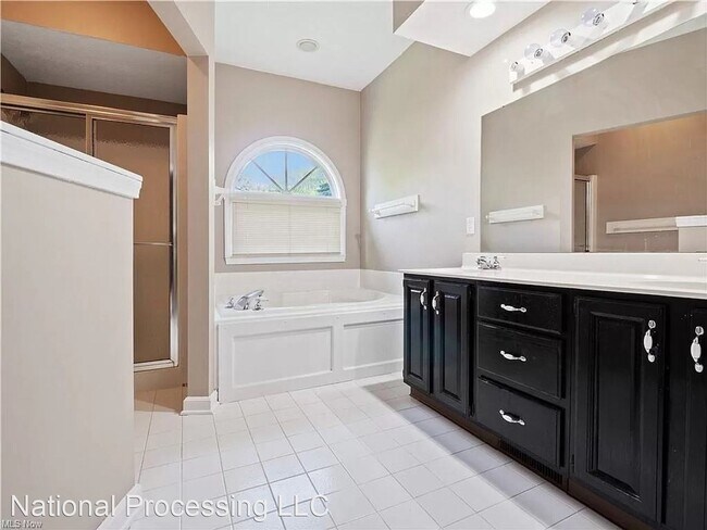 Building Photo - 5934 Snowshoe Cir NW