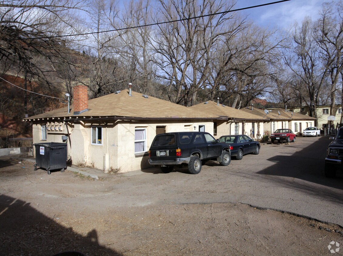 Primary Photo - 640 Manitou Ave