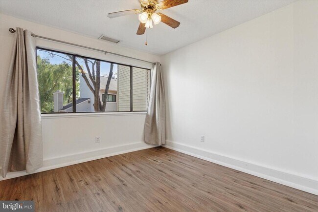 Building Photo - 503 Freedom Cir