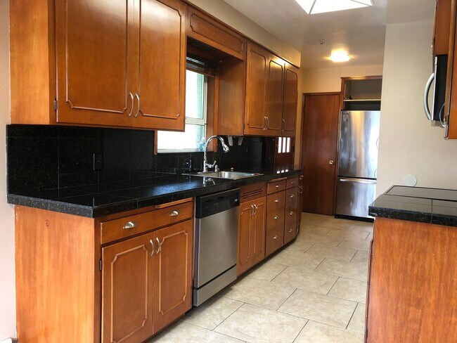 Building Photo - 406 NE 80th St