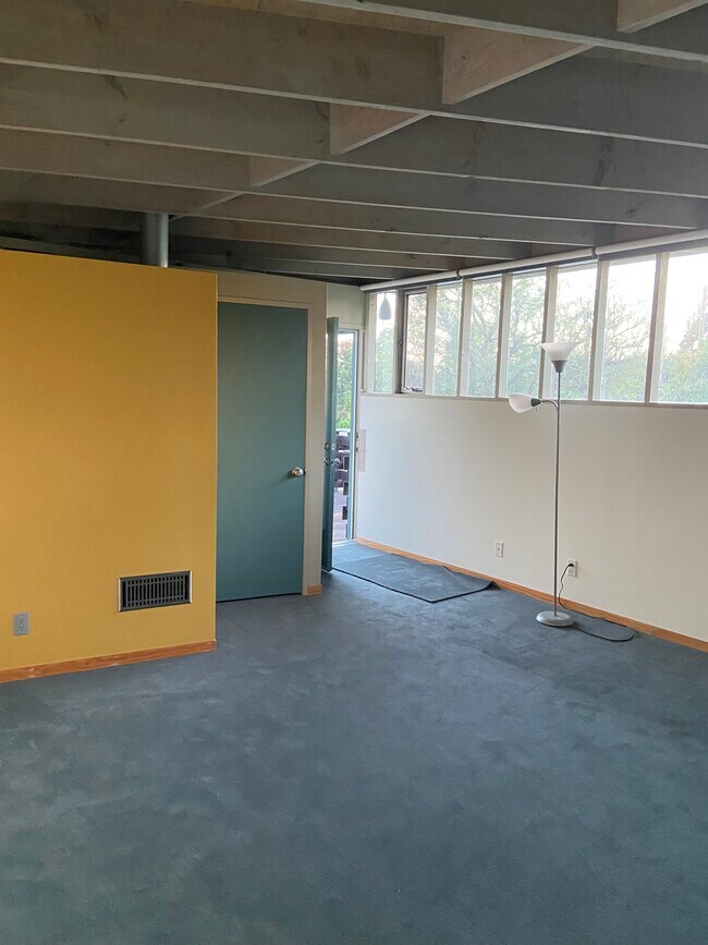 Foto del edificio - 872 Hanley Ave