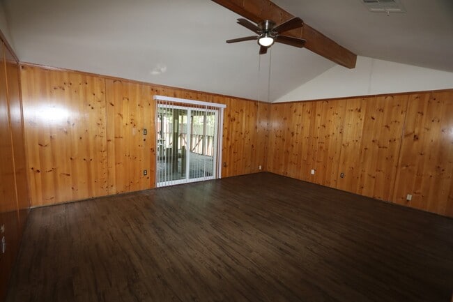 Foto del edificio - 1607 Chilton Ln