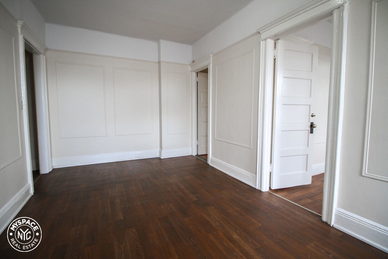 Primary Photo - 868 Wyckoff Ave