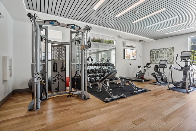 Building Photo - ROEN Menlo Park