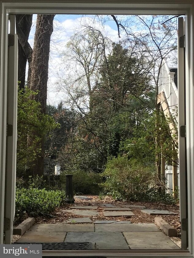 Primary Photo - 5236 Loughboro Rd NW