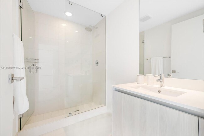 Foto del edificio - 3131 NE 7th Ave