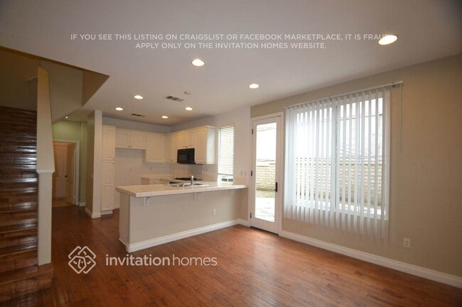 Building Photo - 9167 S Cullen Wy