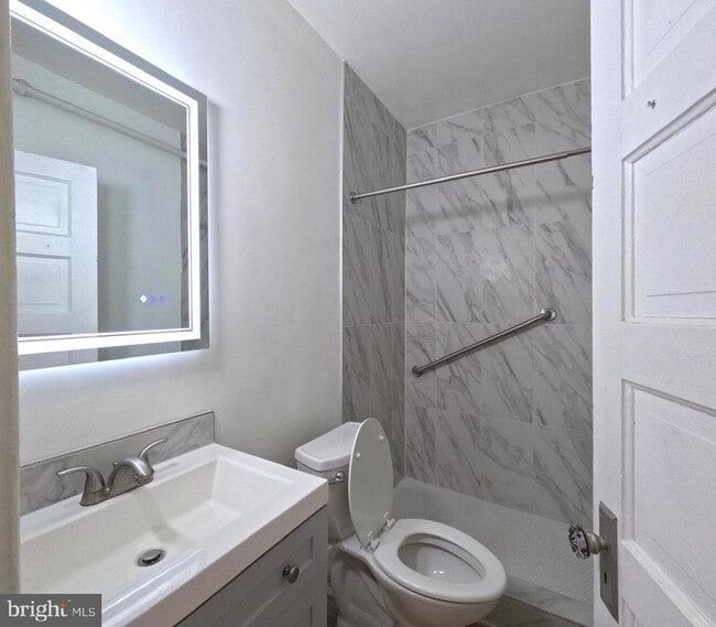 Foto del edificio - 4317 River Rd NW
