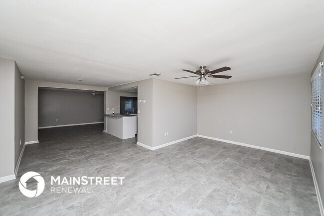 Building Photo - 4010 Stratfield Dr