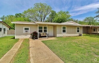 Building Photo - 911 E Lovers Ln
