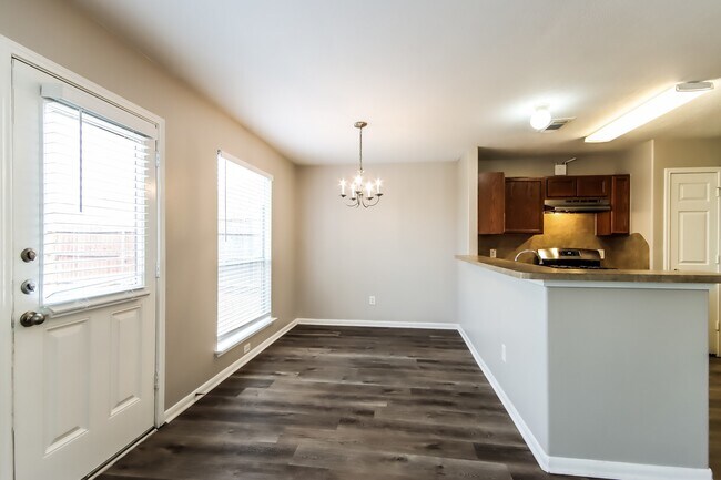 Foto del edificio - 1111 Richcrest Dr